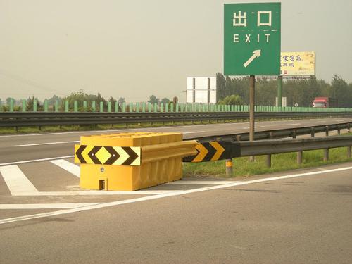 淮北烈山区导向防撞垫